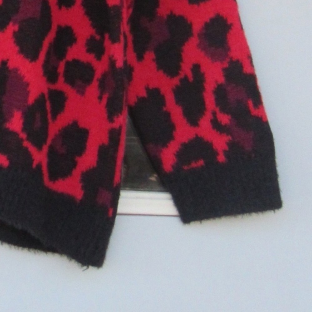 Relist 2/21/23 ❌ Apt. 9 animal print crewneck eyelash sweater PM or PL - Picture 5 of 15